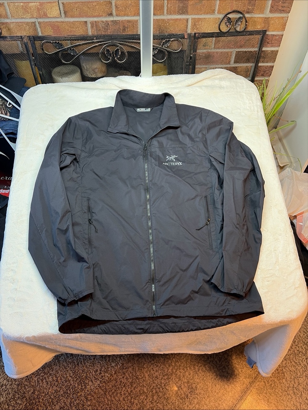 Arc'teryx Rare Men's Black Windbreaker Large With Waist Draw String (CA#34438)